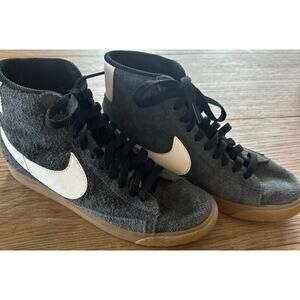 Nike Blazer Mid Suede Vintage Gray Black White Gum Shoes 7.5 Womens 518171-017
